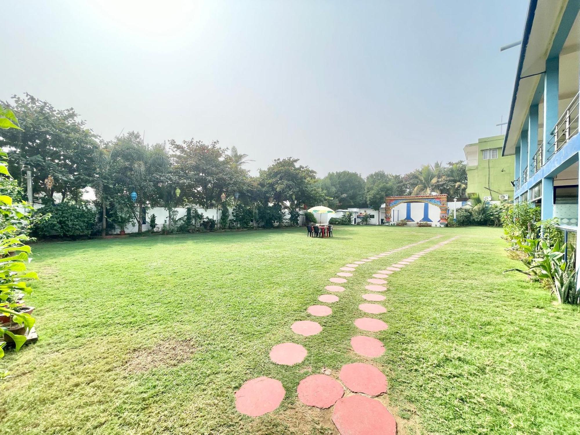 Hotel V-I Near Sea , Puri Private-Park -Gym-Spa Fully-Airconditioned-Hotel Lift-And-Parking-Facilities Breakfast-Included 외부 사진