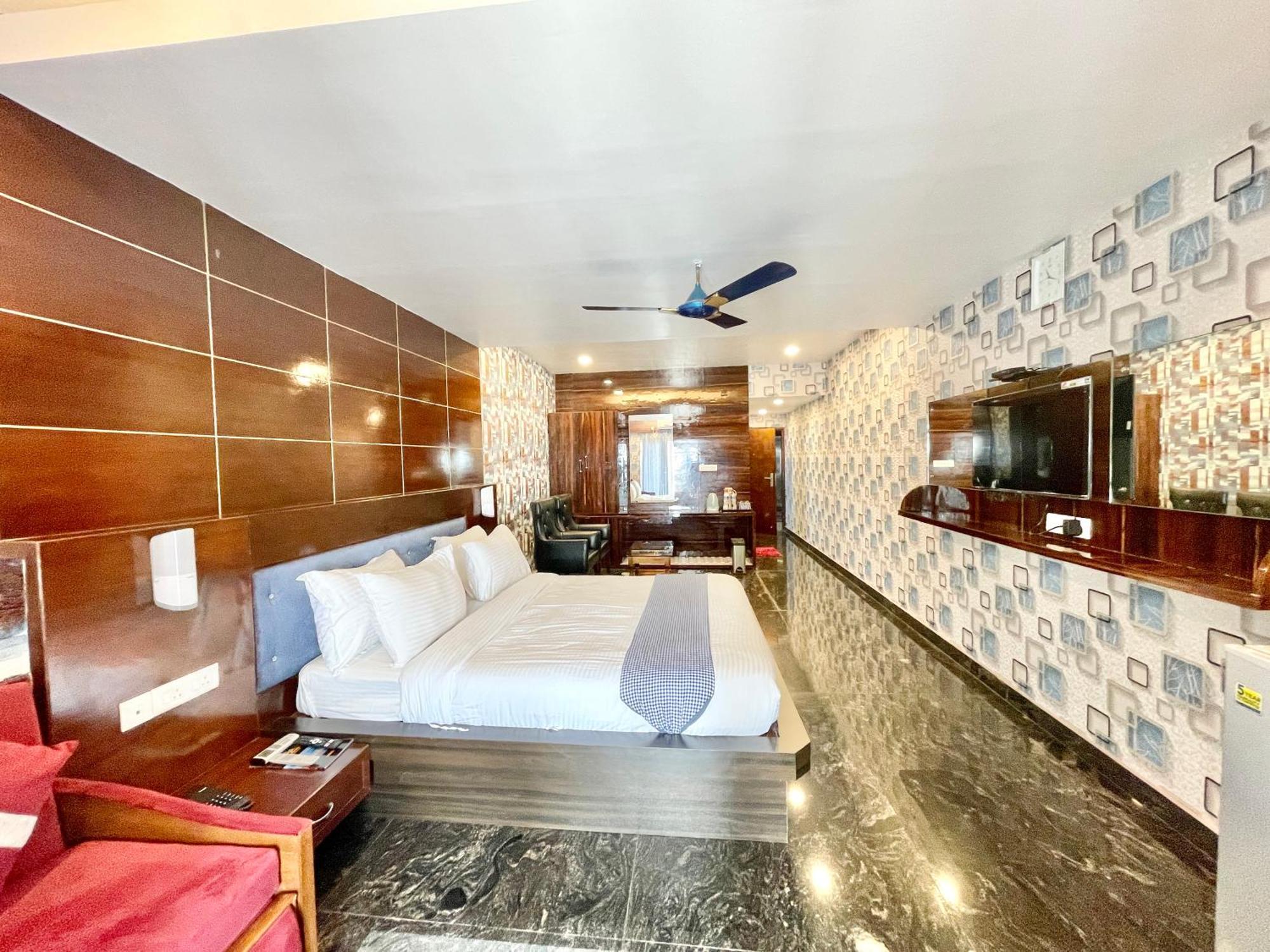 Hotel V-I Near Sea , Puri Private-Park -Gym-Spa Fully-Airconditioned-Hotel Lift-And-Parking-Facilities Breakfast-Included 외부 사진