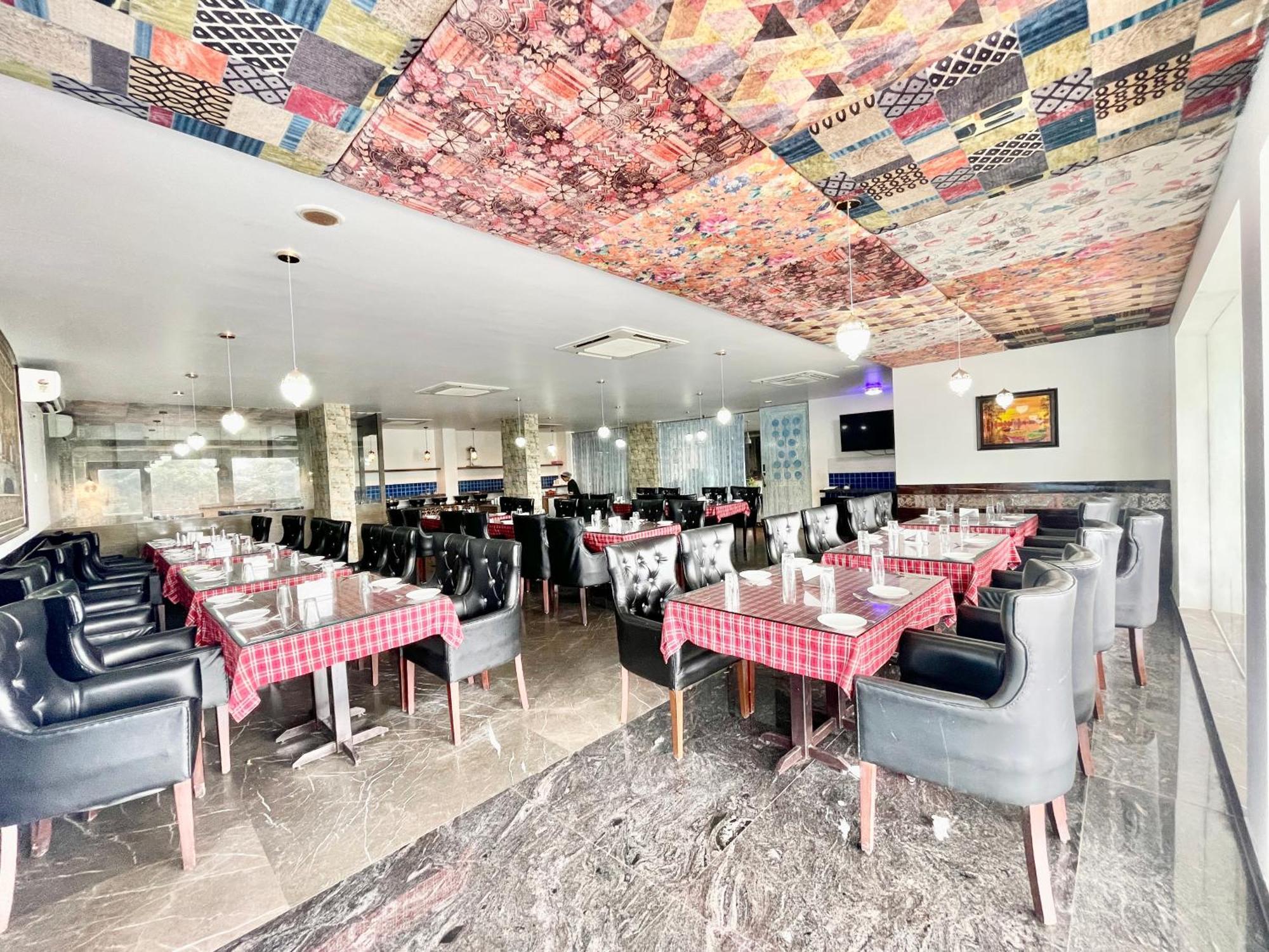 Hotel V-I Near Sea , Puri Private-Park -Gym-Spa Fully-Airconditioned-Hotel Lift-And-Parking-Facilities Breakfast-Included 외부 사진