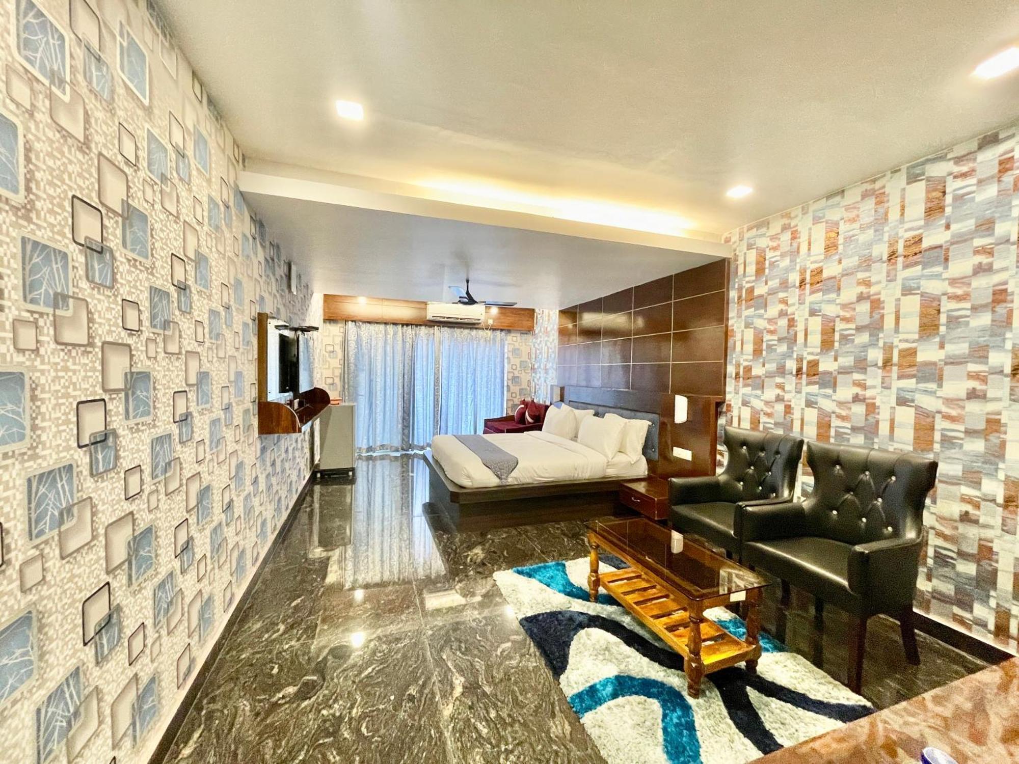 Hotel V-I Near Sea , Puri Private-Park -Gym-Spa Fully-Airconditioned-Hotel Lift-And-Parking-Facilities Breakfast-Included 외부 사진