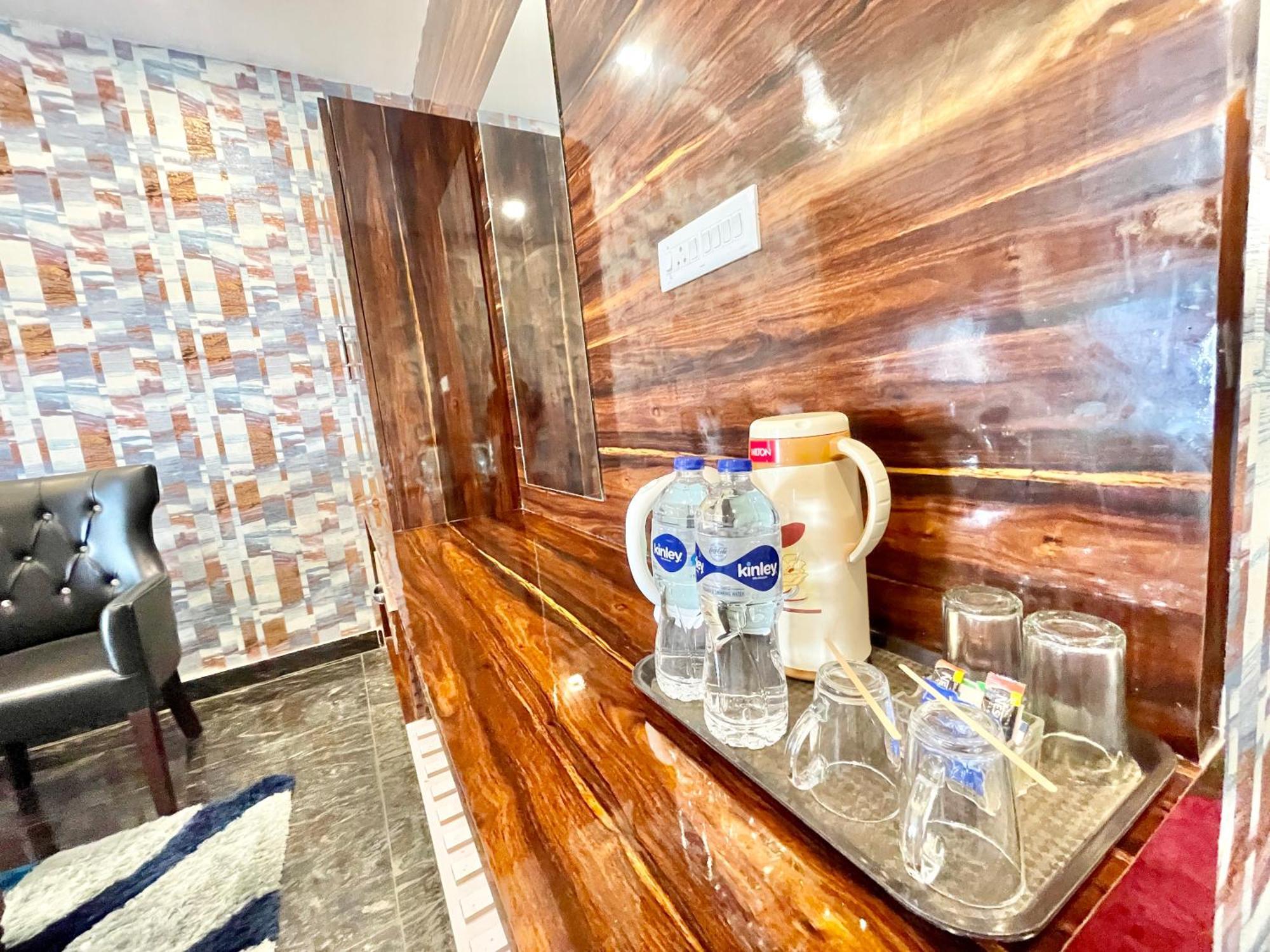Hotel V-I Near Sea , Puri Private-Park -Gym-Spa Fully-Airconditioned-Hotel Lift-And-Parking-Facilities Breakfast-Included 외부 사진