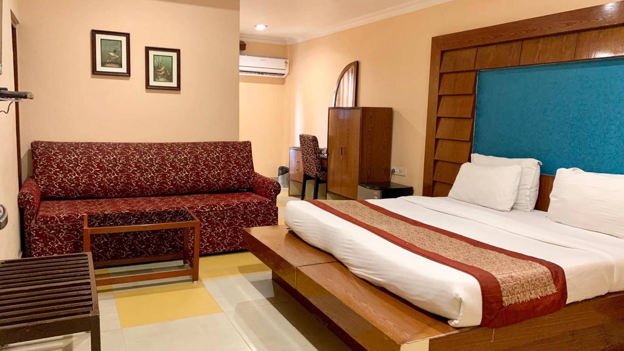 Hotel V-I Near Sea , Puri Private-Park -Gym-Spa Fully-Airconditioned-Hotel Lift-And-Parking-Facilities Breakfast-Included 외부 사진