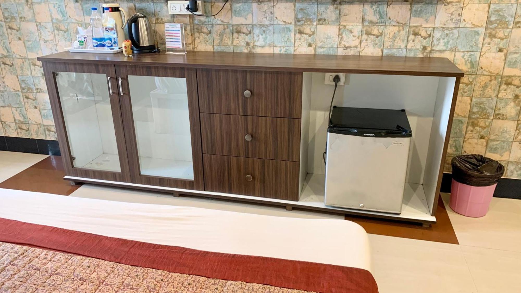 Hotel V-I Near Sea , Puri Private-Park -Gym-Spa Fully-Airconditioned-Hotel Lift-And-Parking-Facilities Breakfast-Included 외부 사진