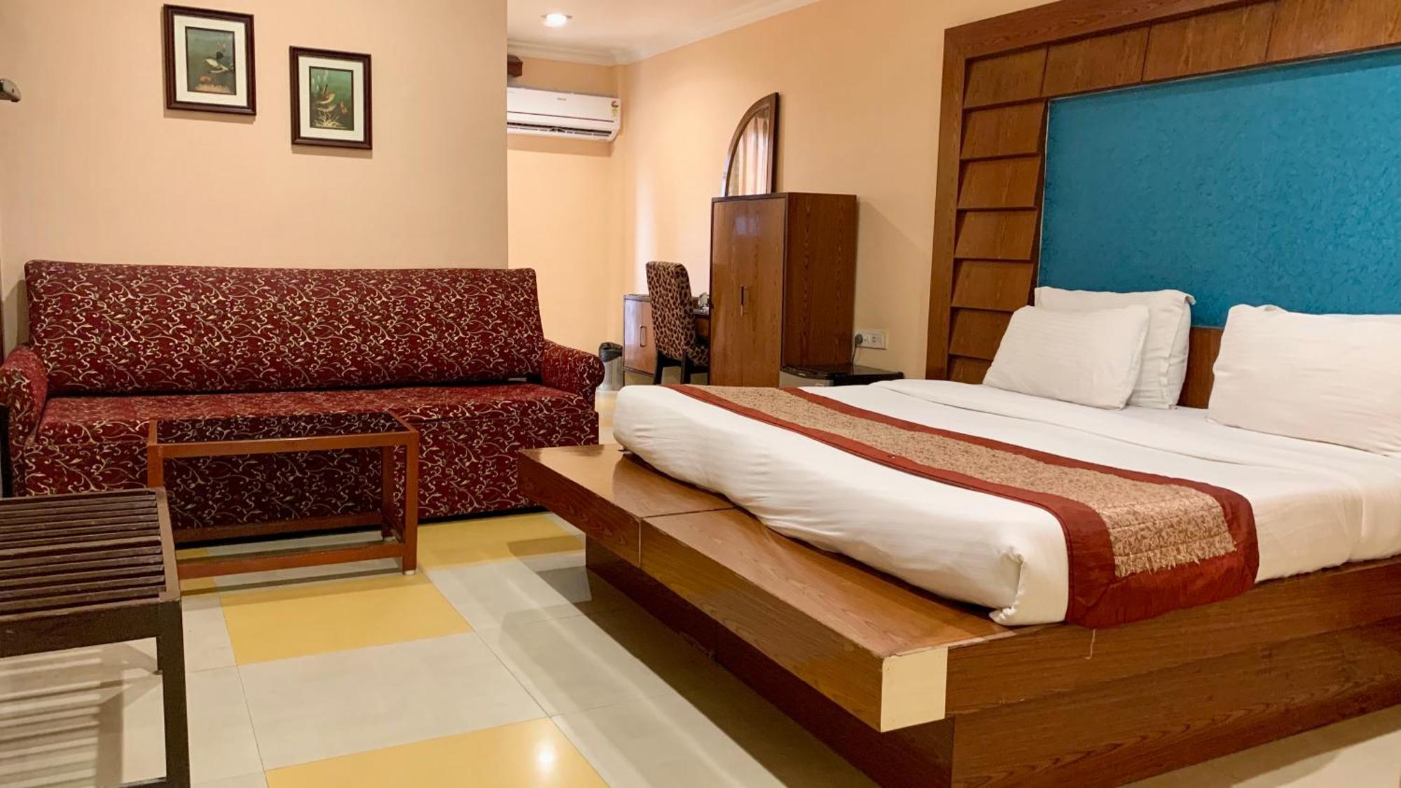 Hotel V-I Near Sea , Puri Private-Park -Gym-Spa Fully-Airconditioned-Hotel Lift-And-Parking-Facilities Breakfast-Included 외부 사진