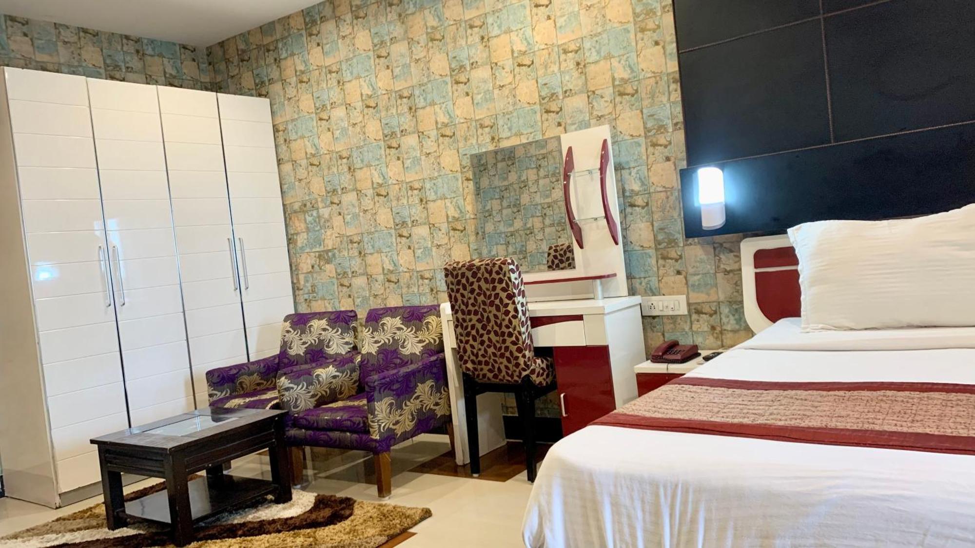 Hotel V-I Near Sea , Puri Private-Park -Gym-Spa Fully-Airconditioned-Hotel Lift-And-Parking-Facilities Breakfast-Included 외부 사진