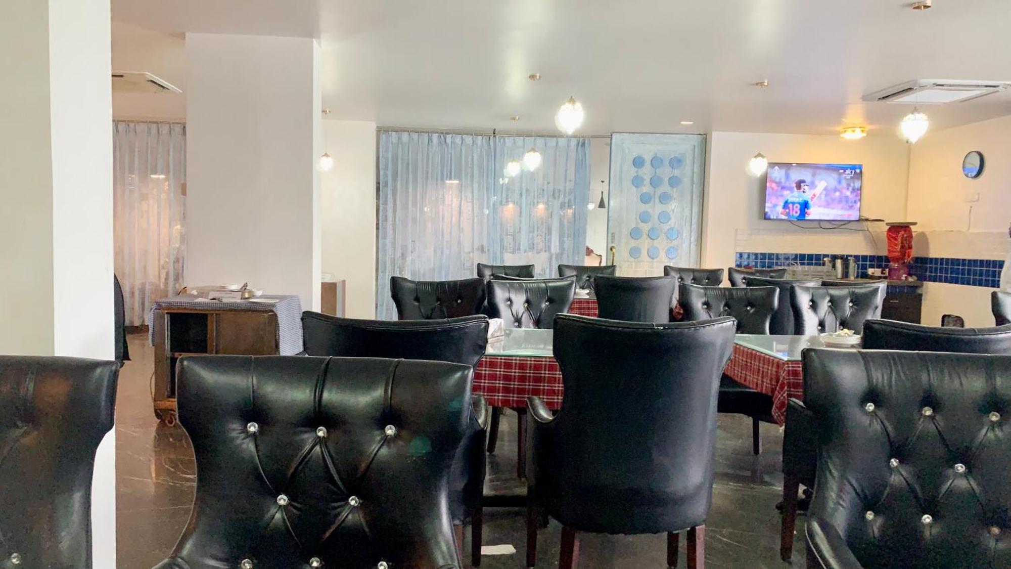 Hotel V-I Near Sea , Puri Private-Park -Gym-Spa Fully-Airconditioned-Hotel Lift-And-Parking-Facilities Breakfast-Included 외부 사진